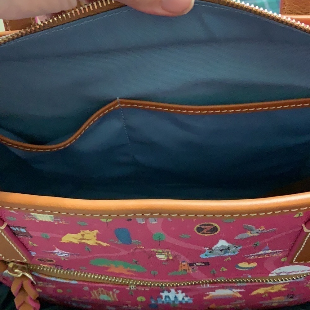 NWT DOONEY & BOURKE Disney Parks Park Life Tote - Picture 4 of 8